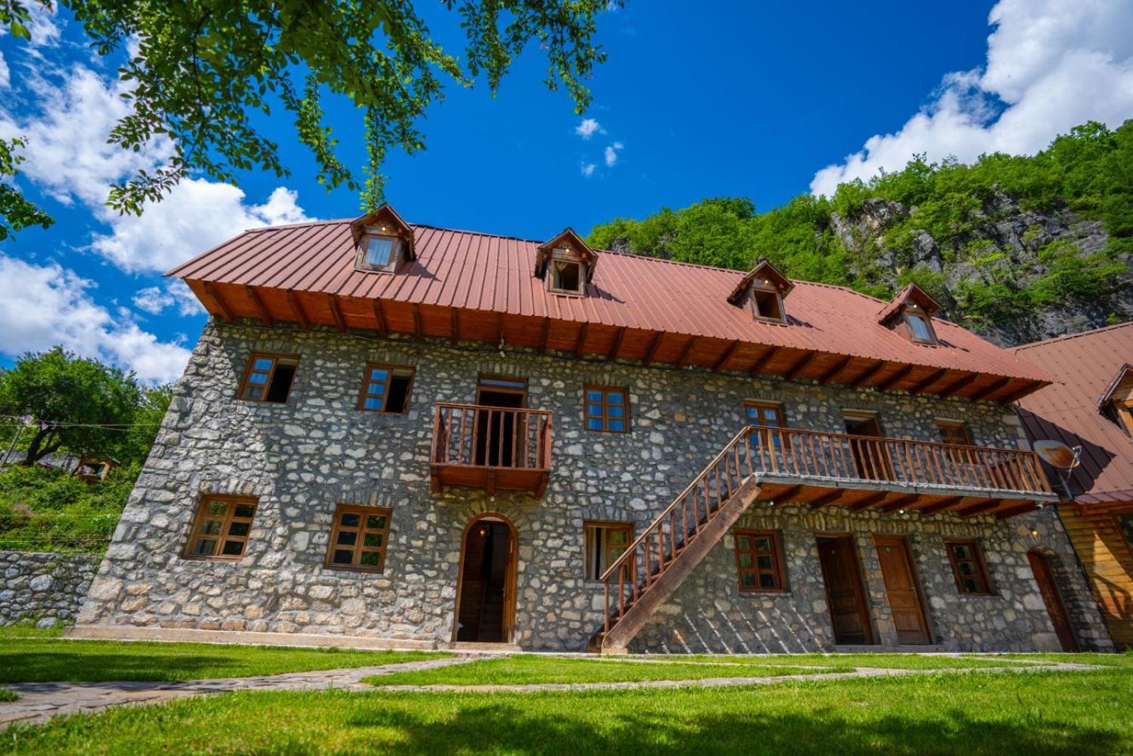 Bujtina Berishta Theth Hotel Екстериор снимка