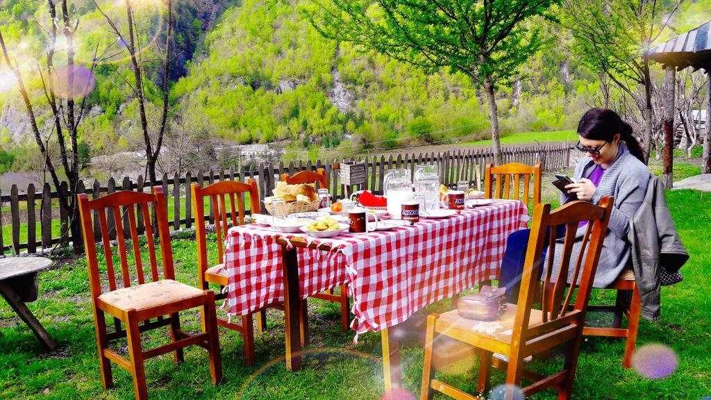 Bujtina Berishta Theth Hotel Екстериор снимка