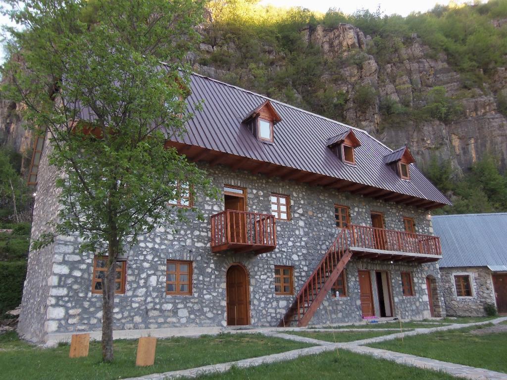 Bujtina Berishta Theth Hotel Екстериор снимка