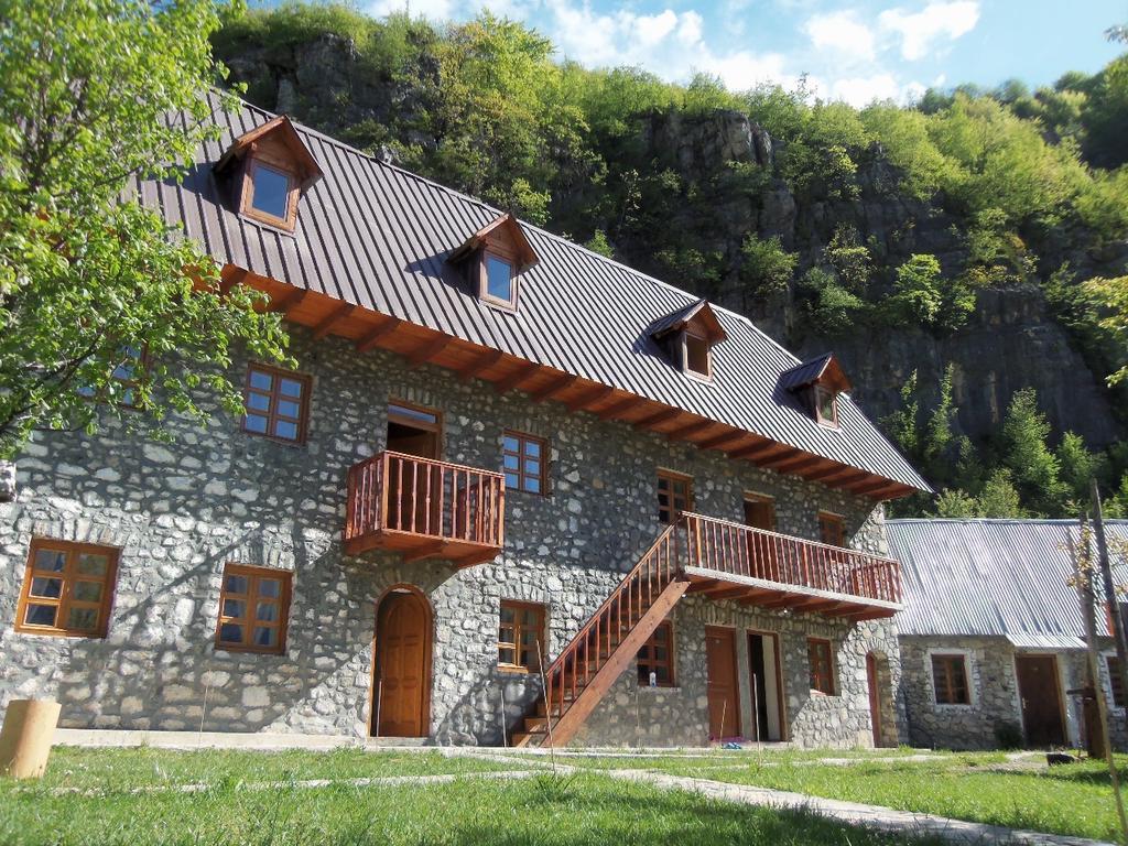 Bujtina Berishta Theth Hotel Екстериор снимка