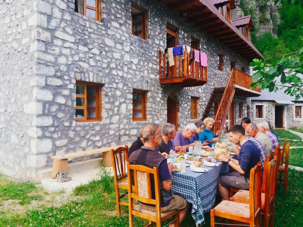 Bujtina Berishta Theth Hotel Екстериор снимка